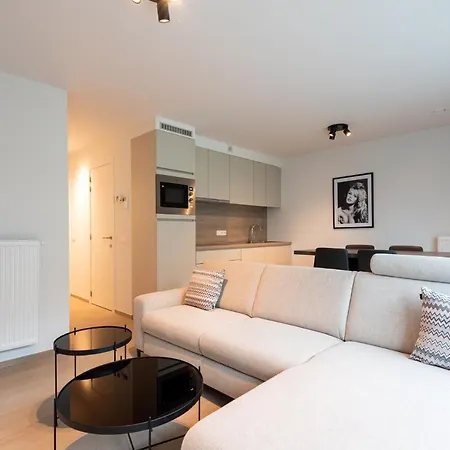 Alfons 302, Apartment